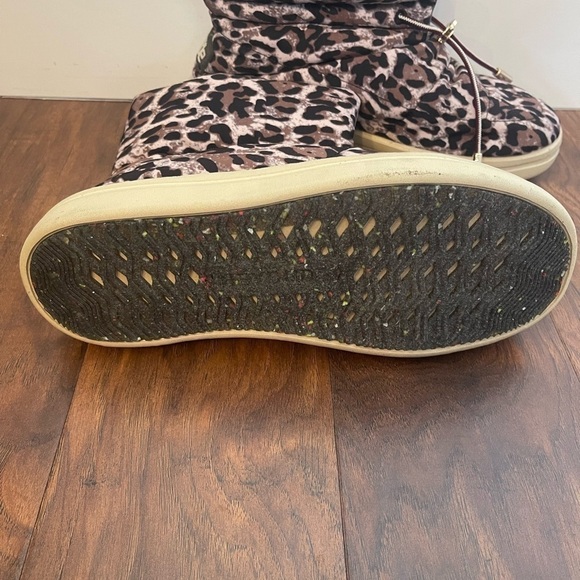 NWOB HeyDude Margot Eco Leopard Boot Size 7 - Picture 2 of 6